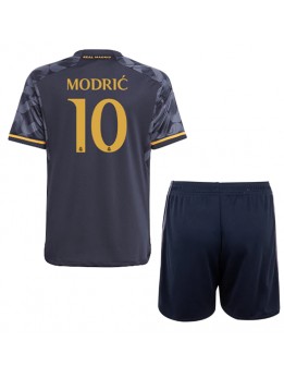 Otroški Nogometna dresi replika Real Madrid Luka Modric #10 Gostujoči 2023-24 Kratek rokav (+ hlače)